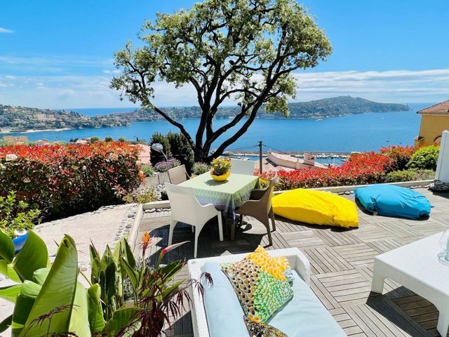 Flat - for sale - 06230 Villefranche-sur-Mer
