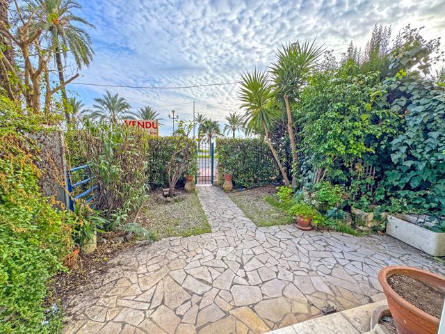 Flat - for sale - 06000 Nice