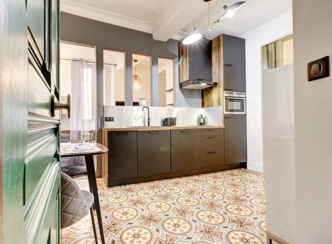 Appartement - À louer - 06300 NICE