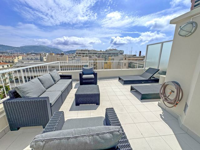 Flat - for sale - 06000 Nice