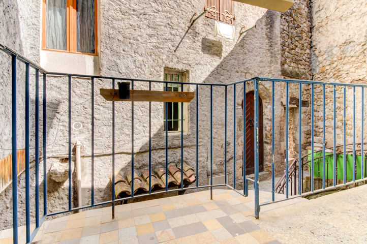 Maison - À vendre - 06910 Roquestéron