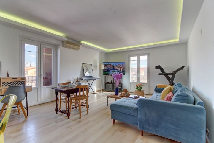 Maison - À vendre - 06700 Saint-Laurent-du-Var