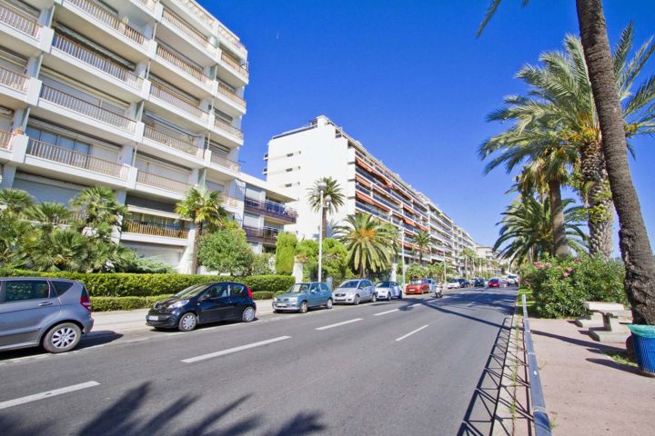 Appartement - À louer - 06000 NICE