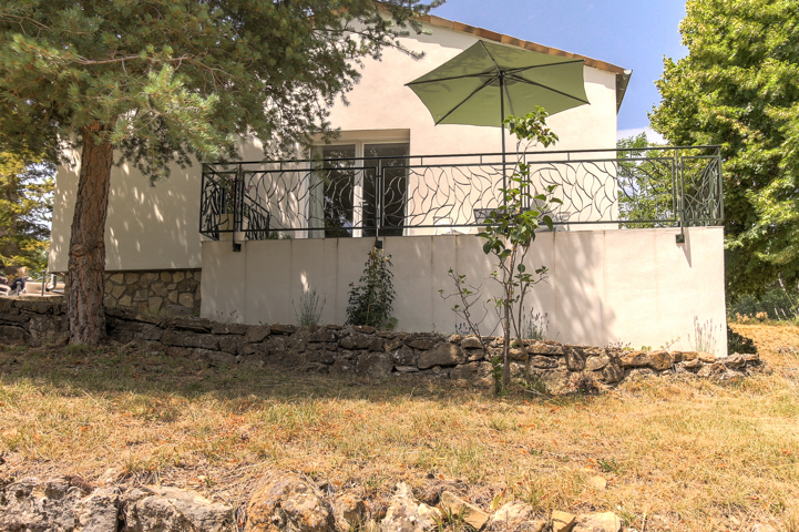 Maison - À vendre - 83840 Châteauvieux