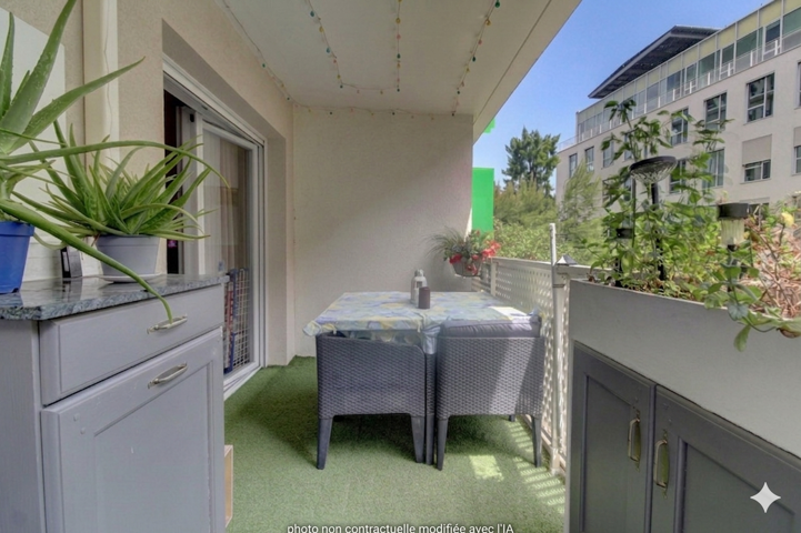 Flat - for sale - 06200 Nice