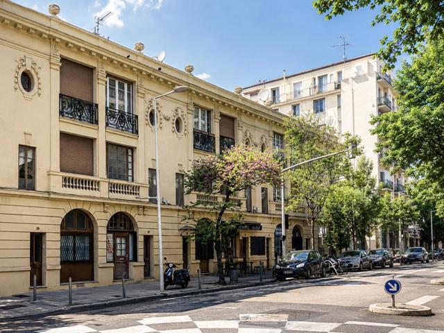 Flat - for sale - 06000 Nice