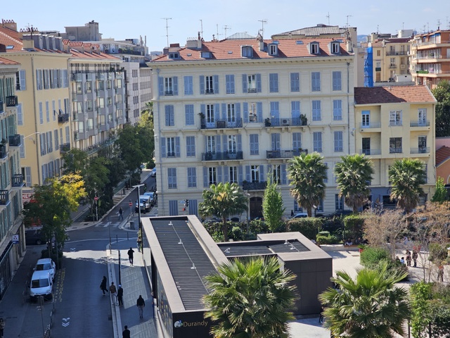 Flat - for sale - 06000 Nice