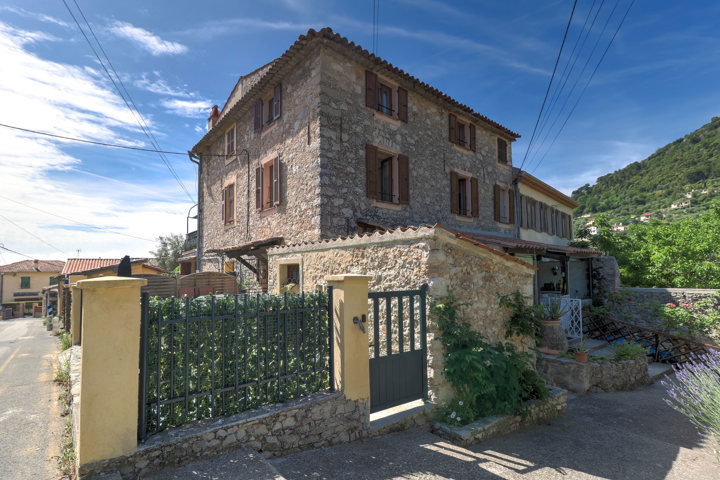 Maison - À vendre - 06390 Châteauneuf-Villevieille