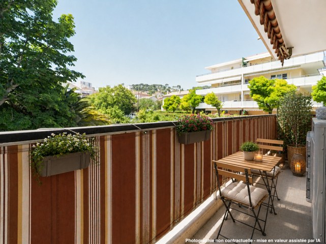 Flat - for sale - 06220 Vallauris
