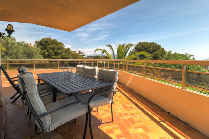 Flat - for sale - 06200 Nice