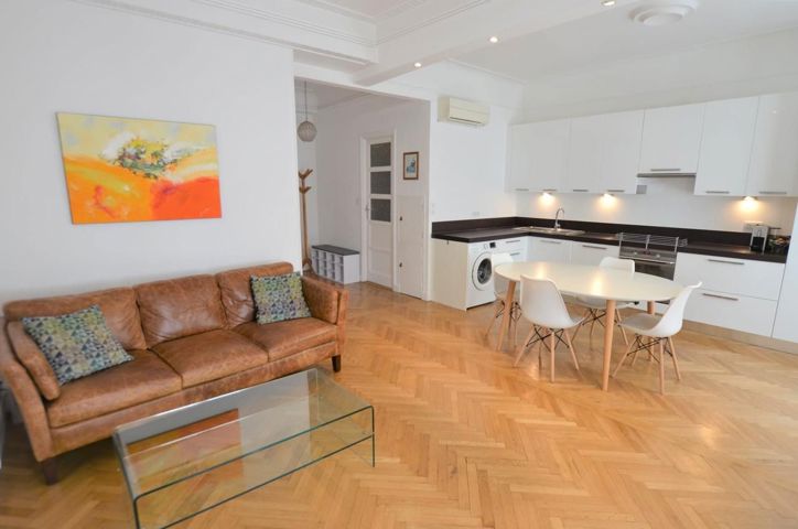 Appartement - À louer - 06000 NICE