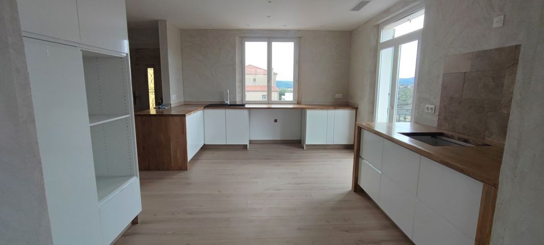 Appartement - À louer - 06800 Cagnes-sur-Mer