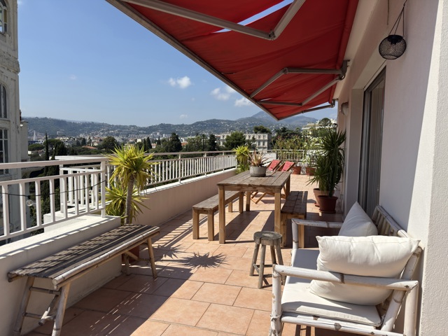 Flat - for sale - 06000 Nice