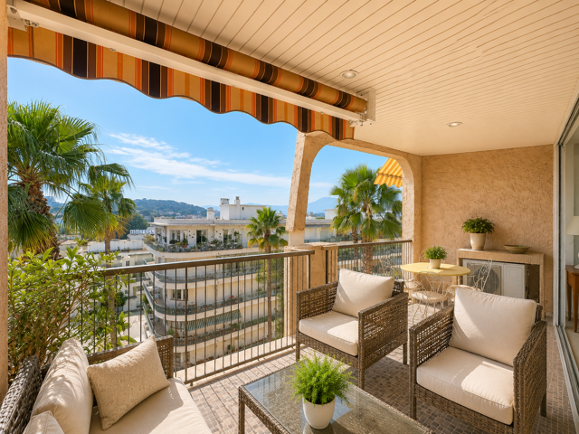 Flat - for sale - 06800 Cagnes-sur-Mer