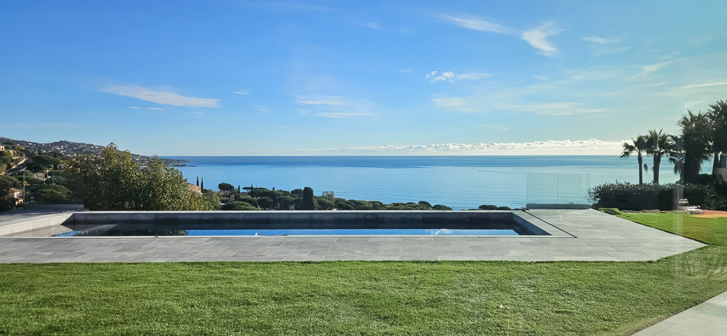 Maison - À vendre - 83120 Sainte-Maxime