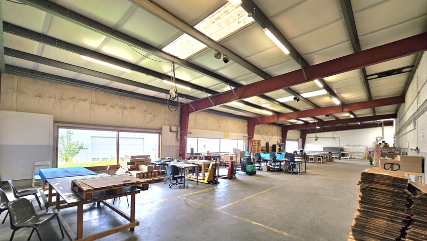 Kantoren & magazijn - te koop - 4671 Blegny