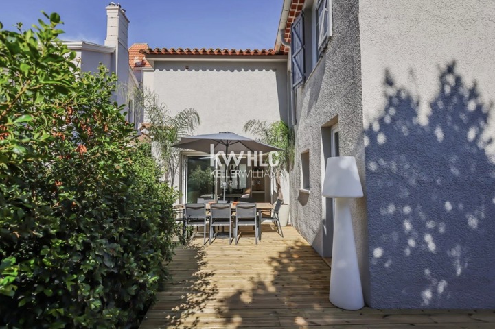 Maison - À vendre - 06400 CANNES