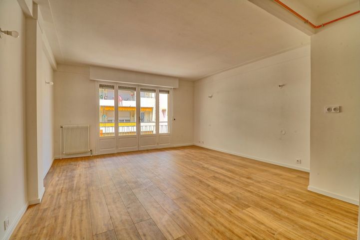 Appartement - À vendre - 06160 ANTIBES