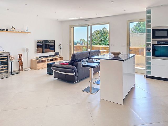 Appartement - À vendre - 06600 ANTIBES