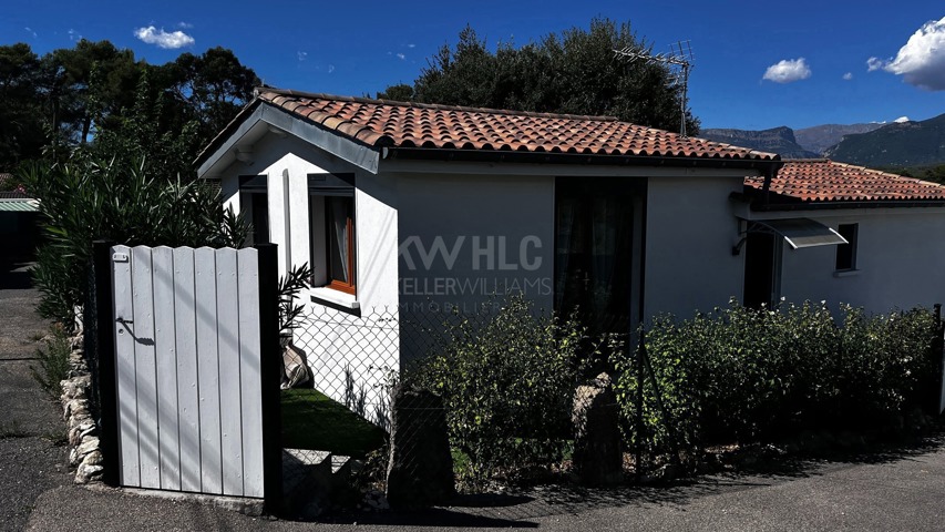 Chalet - À vendre - 06560 Valbonne