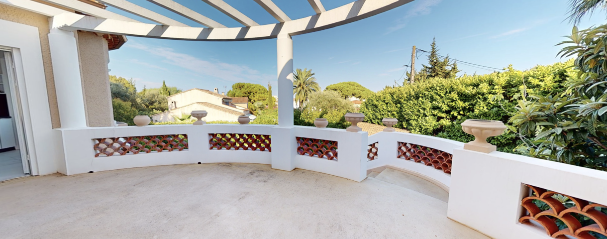 Villa - À vendre - 06600 Antibes