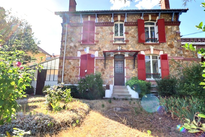Immeuble à appartements - À vendre - 78260 Achères
