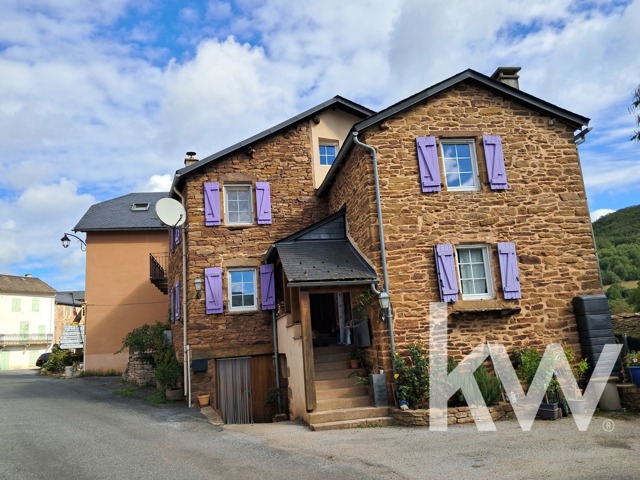 Maison de campagne - À vendre - 12380 Laval-Roquecezière