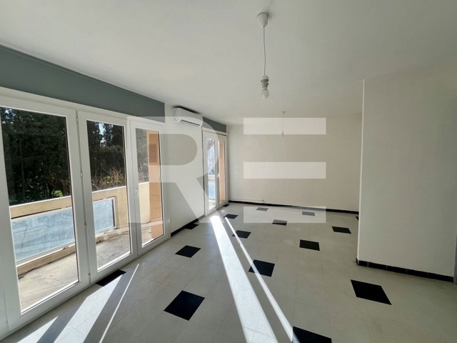 Appartement - À louer - 30000 NIMES