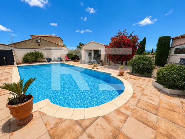 Maison - À vendre - 30640 Beauvoisin