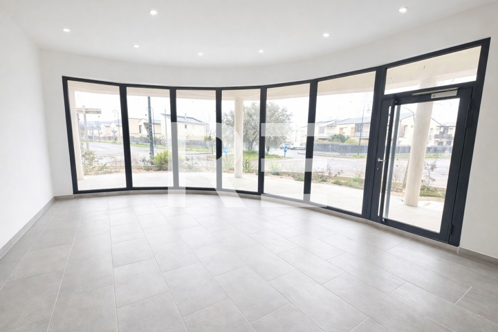 Local commercial - À vendre - 84740 Velleron