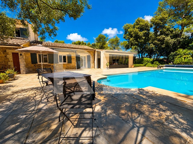 Villa - À vendre - 30900 Nîmes
