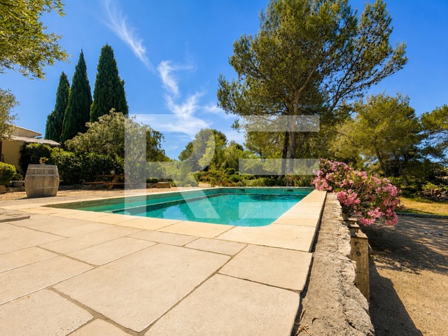 Maison - À vendre - 30000 Nîmes