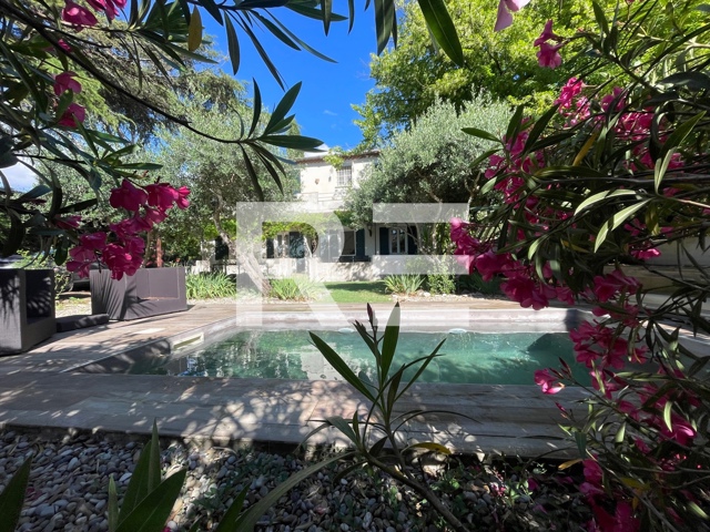 Maison de caractère - À vendre - 30900 Nîmes