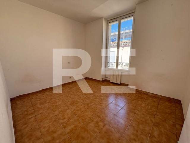 Appartement - À louer - 30900 Nîmes