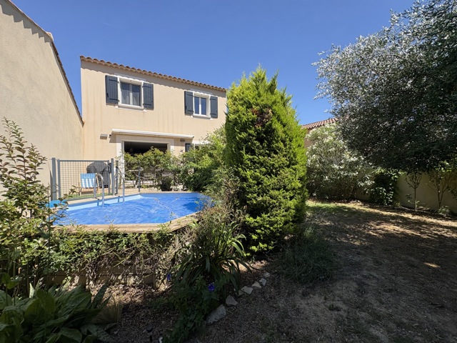 Maison - À vendre - 30640 Beauvoisin