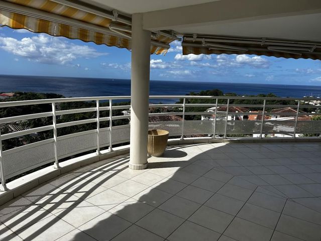 Appartement - À louer - 97233 Schoelcher