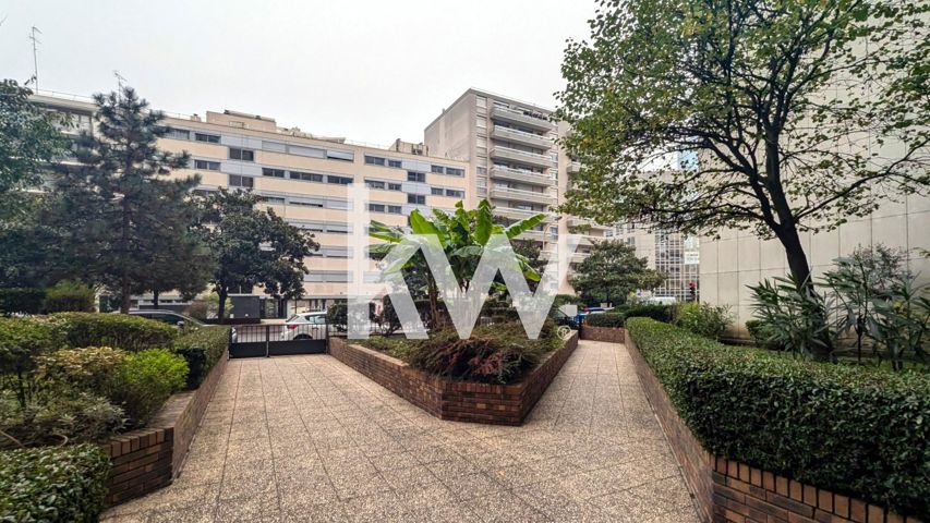 Parking intérieur - À vendre - 92400 COURBEVOIE