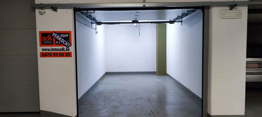 Gesloten garagebox - te koop - 8660 De Panne