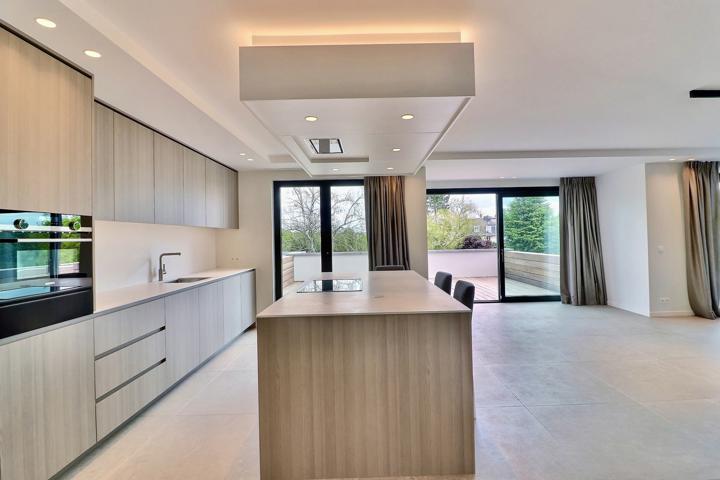 Flat - for rent - 1410 Waterloo