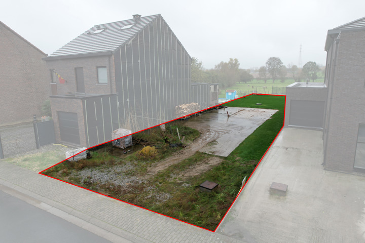 TERRAIN AVEC PROJET ACCEPTE DE +/- 6 ARES A SENEFFE