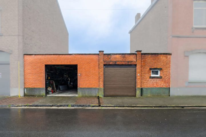 A vendre : 2 garages avec terrain � Wanferc�e-Baulet !
