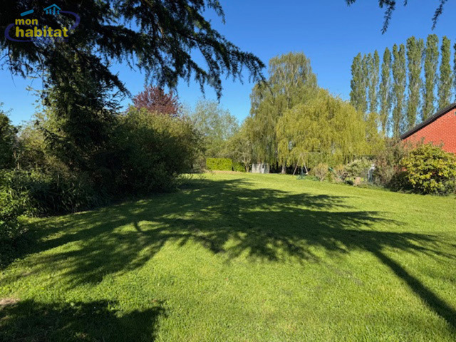 Magnifique terrain � b�tir au c?ur d?une rue tranquille