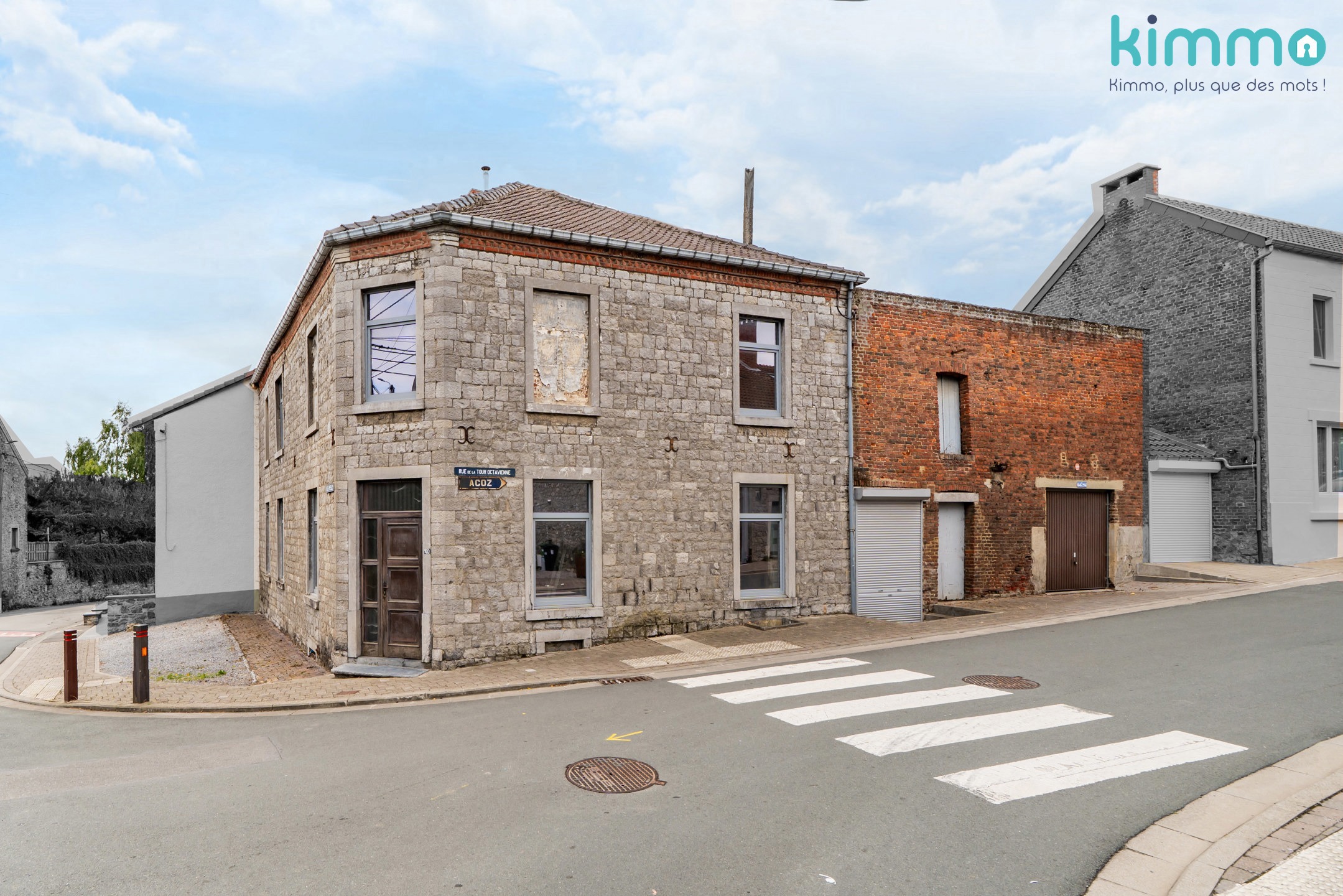 SPACIEUSE MAISON 3 CHAMBRES AVEC COUR - ENORME POTENTIEL