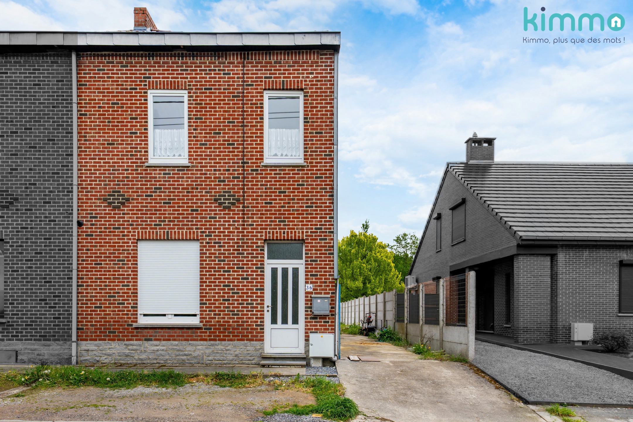 MAISON 3 FA�ADES AVEC 3 CHAMBRES, TERRASSE, JARDIN & PARKING