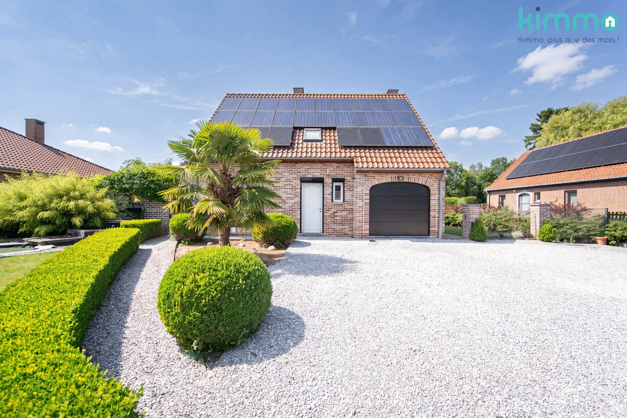 SUPERBE VILLA AVEC GRAND JARDIN ET GARAGE EN EXCELLENT ETAT