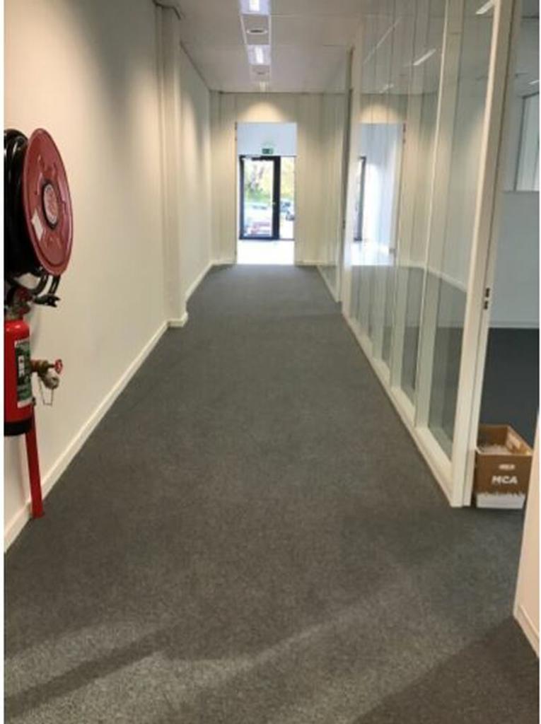 A LOUER - LOUVAIN-LA-NEUVE - BUREAUX + POLYVALENT