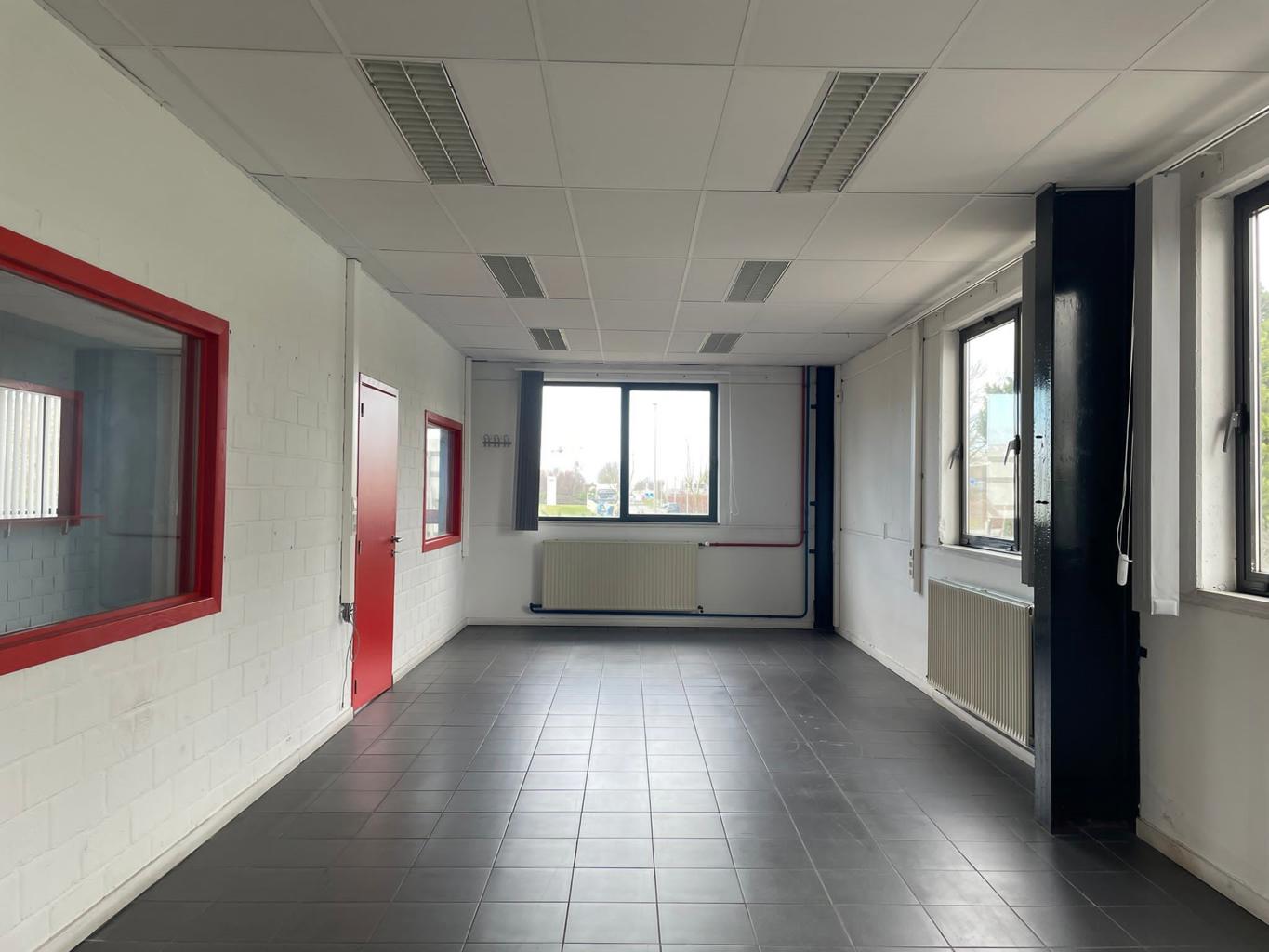 Immeuble semi-industriel à louer à Nivelles