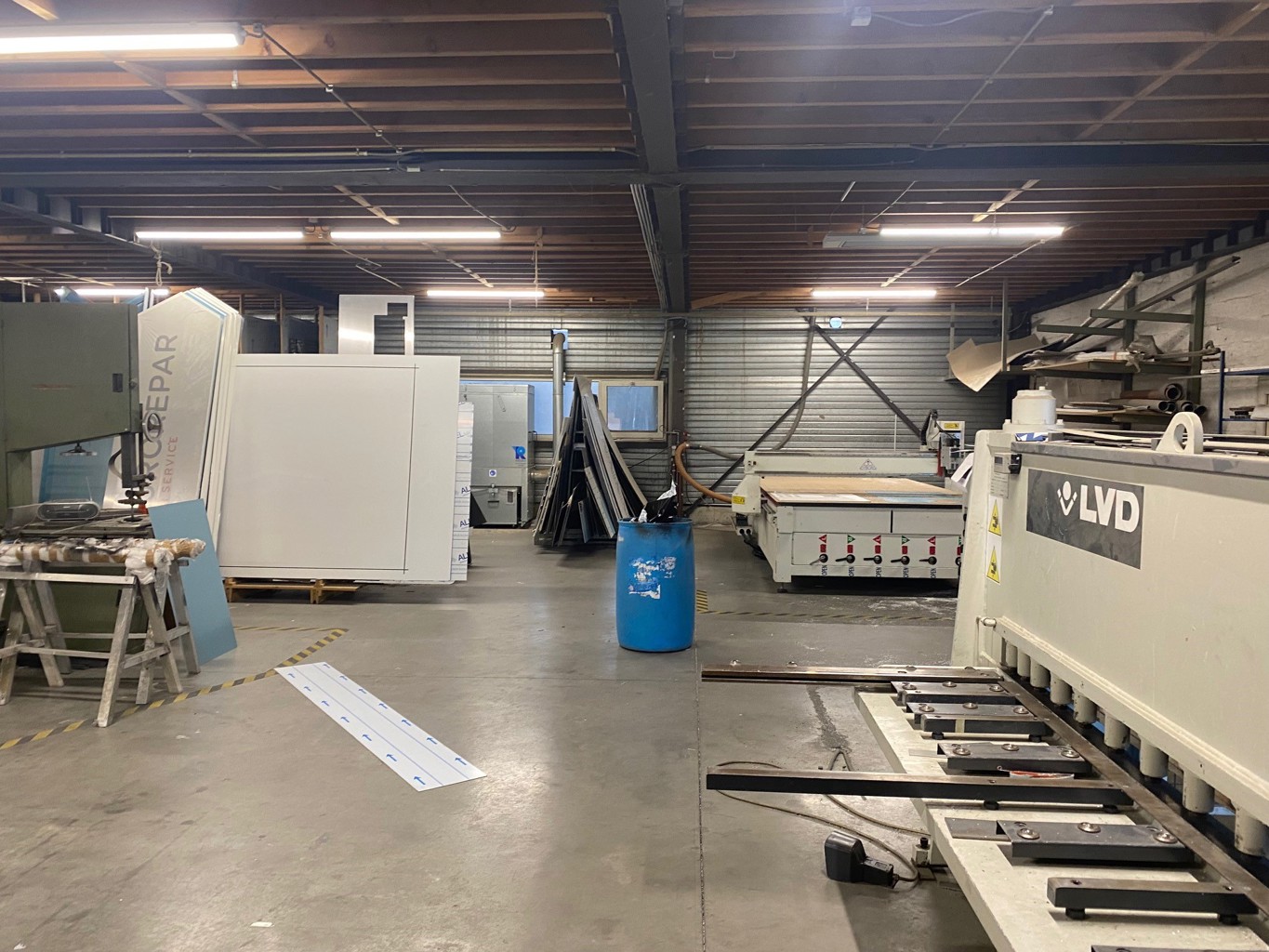 A LOUER - WAUTHIER-BRAINE - ENTREPOT + BUREAUX