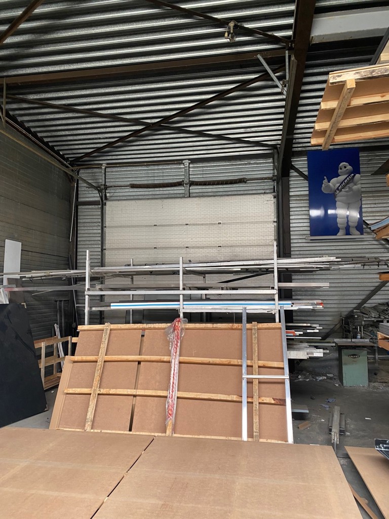 A LOUER - WAUTHIER-BRAINE - ENTREPOT + BUREAUX