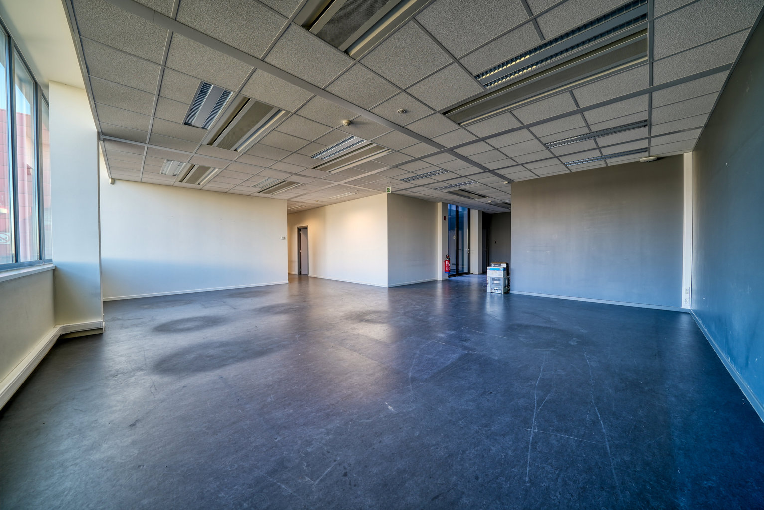 A LOUER - P.A.E Heppignies - immeuble industriel